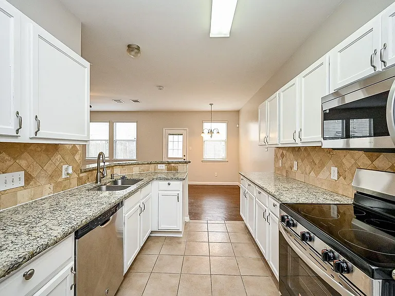 6127 Yorkglen Manor Ln — Photo 3