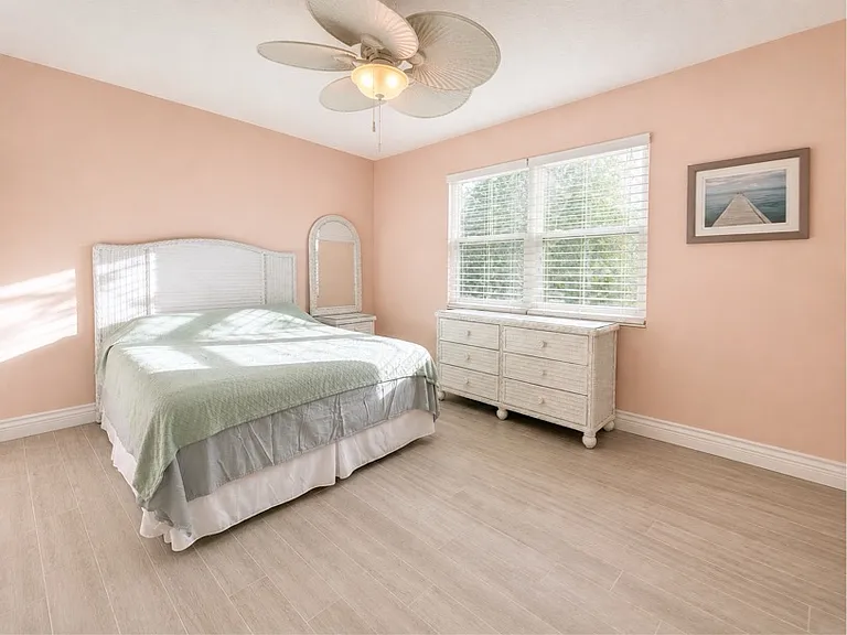 131 Rio Del Mar St — Photo 8