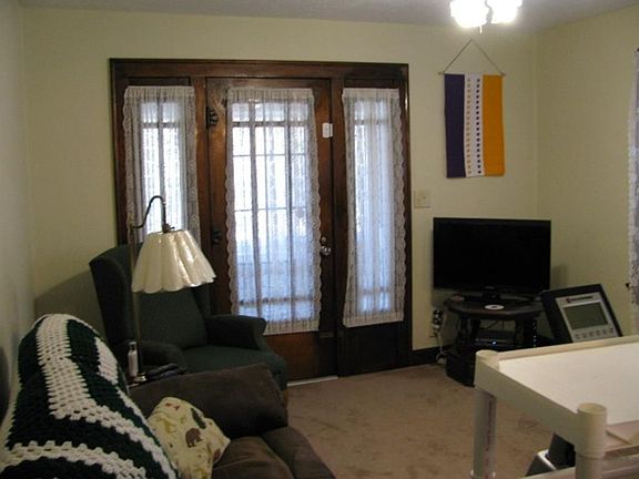 5th image of 1620 Winton Ave