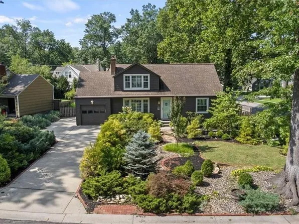 4211 W 73rd St, Prairie Village, KS 66208