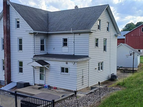 2nd image of 2221 Irish Valley Rd