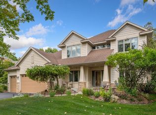 651 Cascade Dr, Chaska, MN 55318