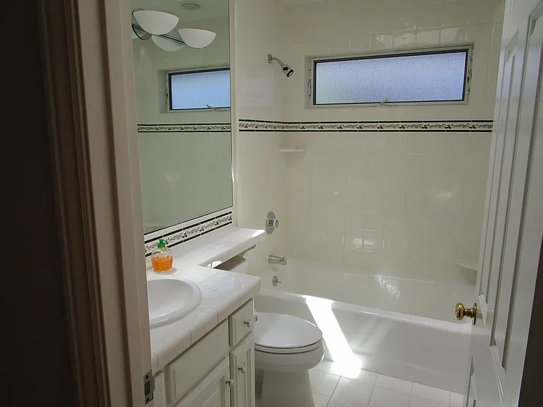 50 Lancaster Ave — Photo 7