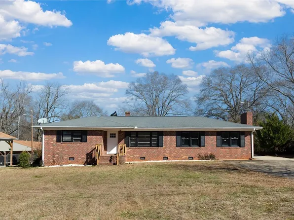 2517 McKinley Dr, Anderson, SC 29621