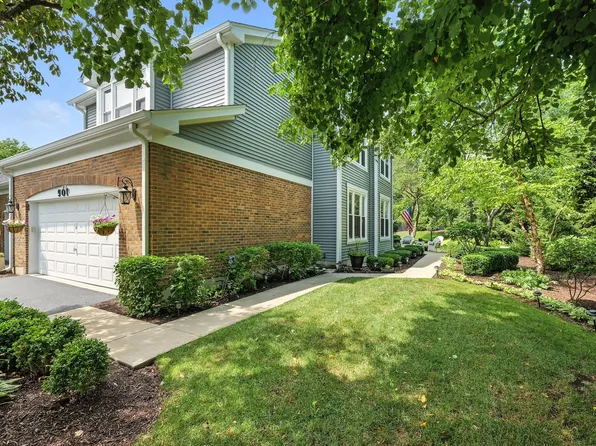 901 Heathrow Ln, Naperville, IL 60540