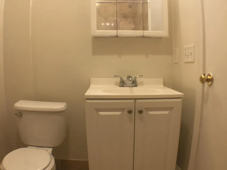 Deluxe Bathroom
