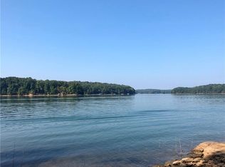 1316 S Arrowhead Dr, Westminster, SC 29693