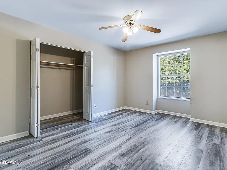 211 Versailles Blvd #10 — Photo 13
