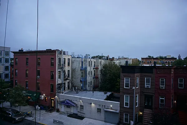 Rented by Compass | media 12