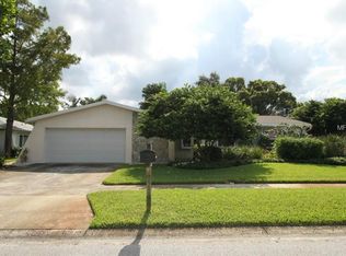 9497 120th St, Seminole, FL 33772