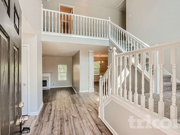 3rd image of 552 Howell Dr