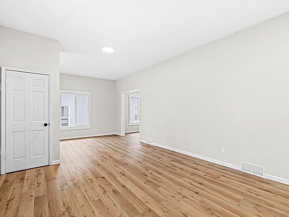 3rd image of 3025 Northside Blvd