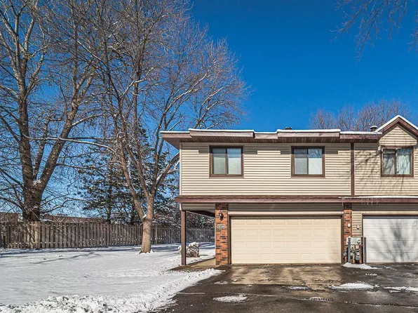 8749 Maplebrook Pkwy N, Brooklyn Park, MN 55445