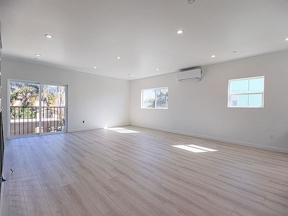 4th image of 2811 S Cloverdale Ave #1