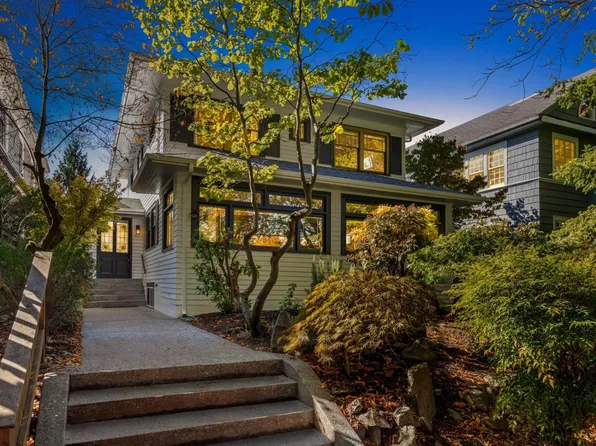 5255 17th Ave NE, Seattle, WA 98105