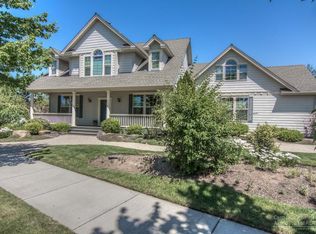 1052 NW 17th St, Redmond, OR 97756
