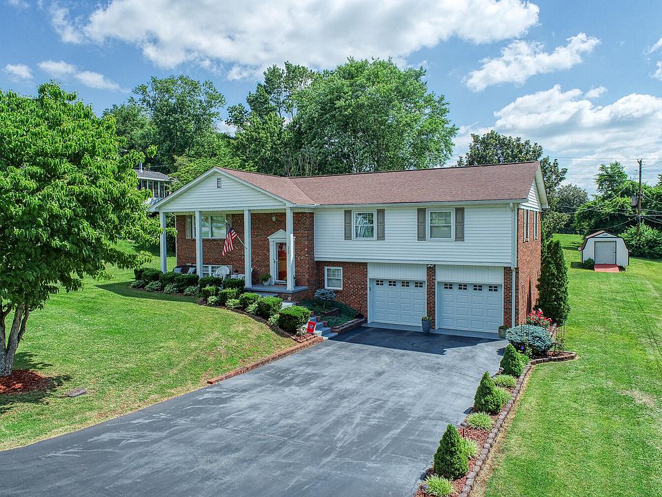 1st image of 202 Dobson Dr