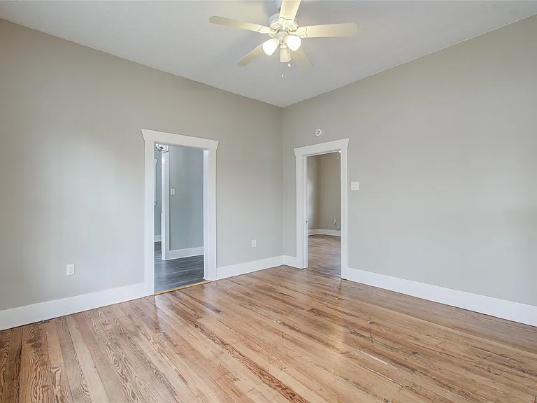 901 Boundary St — Photo 7