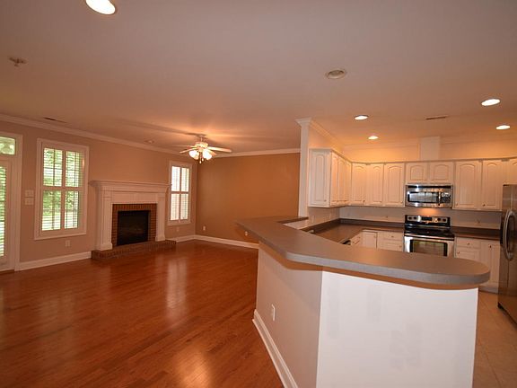 4th image of 523 Prescott Way