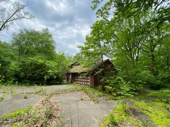 8322 W 123rd St, Palos Park, IL 60464