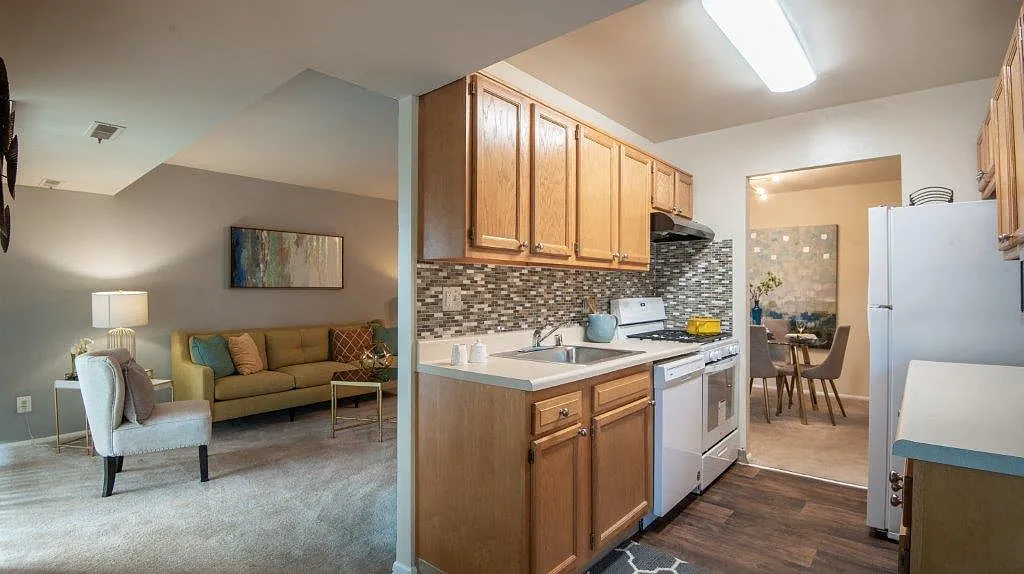 Carriage Hill Apartment Homes — Photo 3