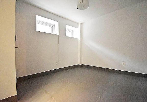 5th image of 172 Meserole St APT 1A