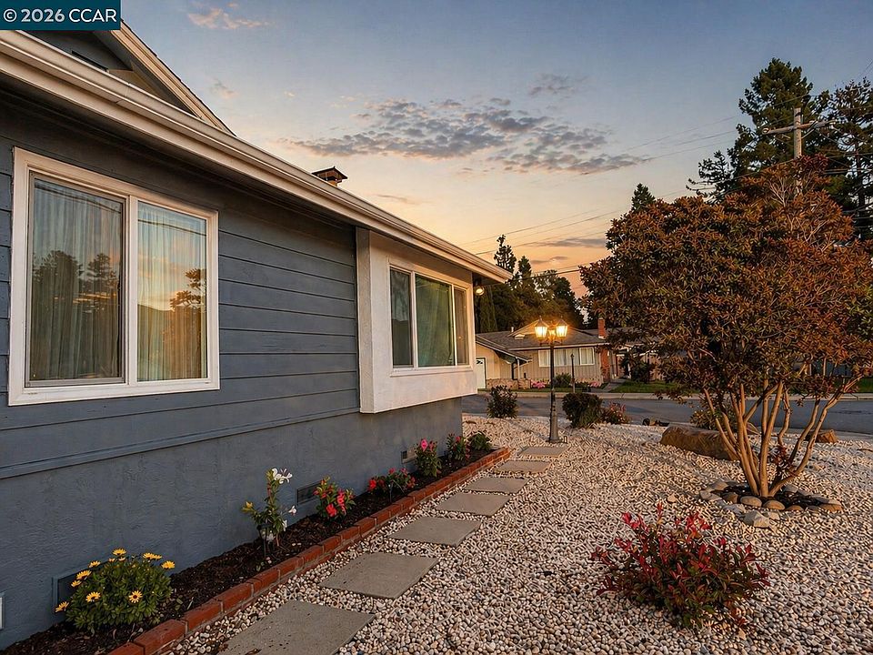 1st image of 3005 De Anza Dr