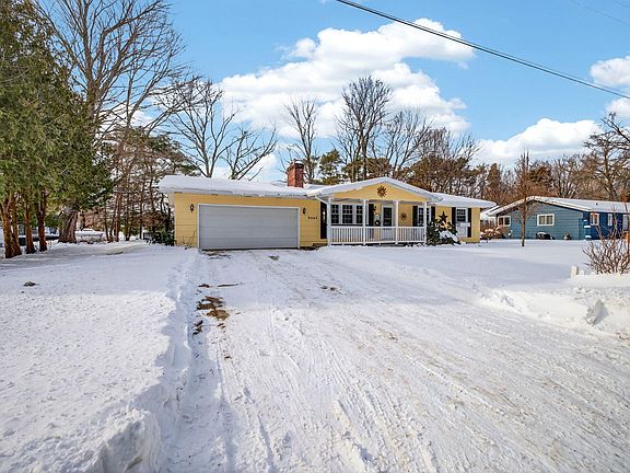 5th image of 9063 Pinebrook Dr