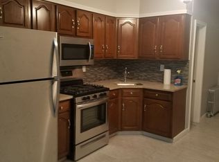 663 Woodward Ave APT 1R, Ridgewood, NY 11385