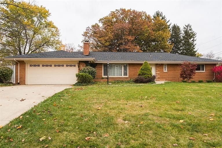 1st image of 2752 Woodmont Dr