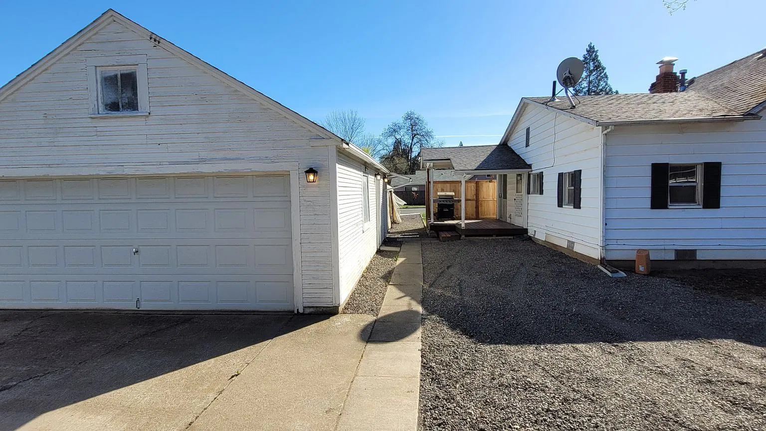 Cozy & Spacious Home for Rent — Photo 3