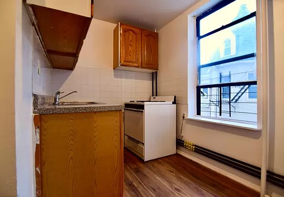 4th image of 2107 Cropsey Ave #2A
