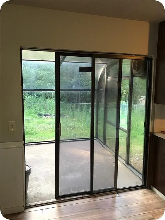 4 bed, 1200 sqft, $1,950 — Photo 3