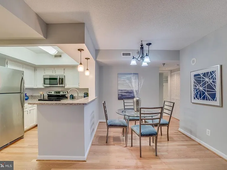 2400 Clarendon Blvd #1001 — Photo 5