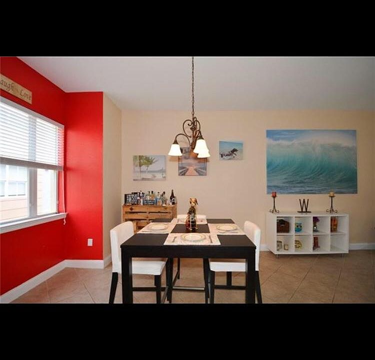 1st image of 540 NE 7th Ave