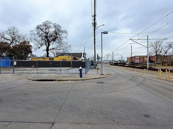 5th image of 3903 Fulton St