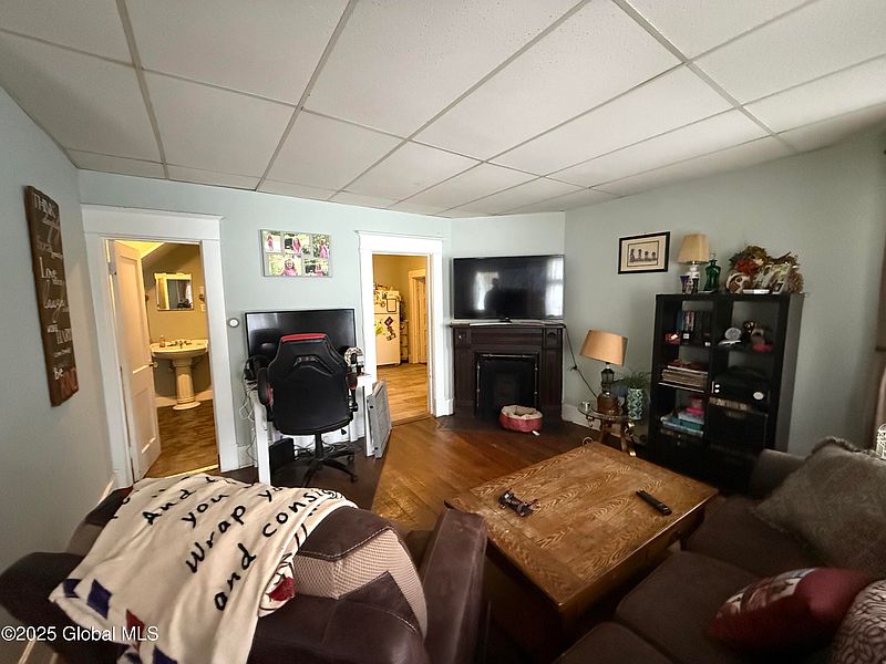 5th image of 10 Chester Street