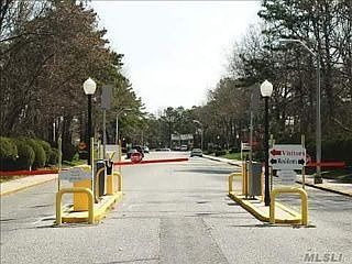 3rd image of D-54 Glen Hollow Dr