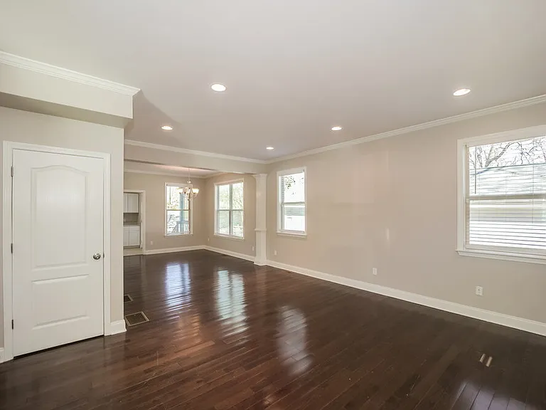 1863 Phillips Ave — Photo 7