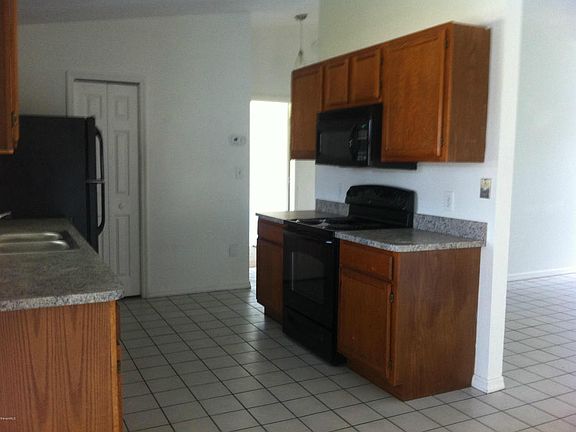 5th image of 111 Lura Ln