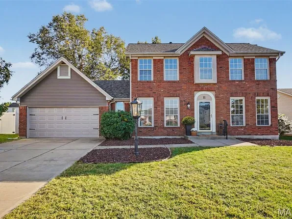 11 Castlio Ct, Saint Charles, MO 63304