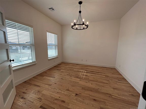 4th image of 5721 E 142nd Pl N