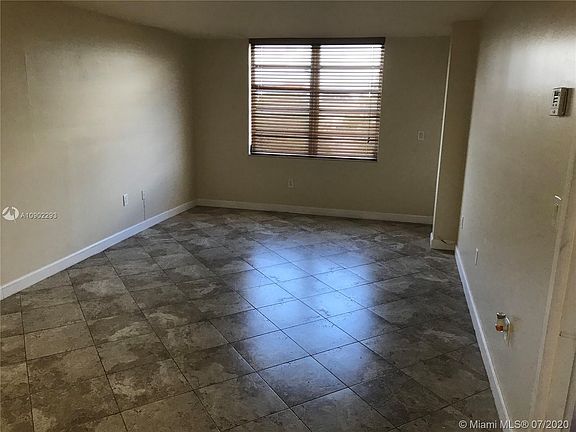 3rd image of 1250 NE 125th St APT 405C
