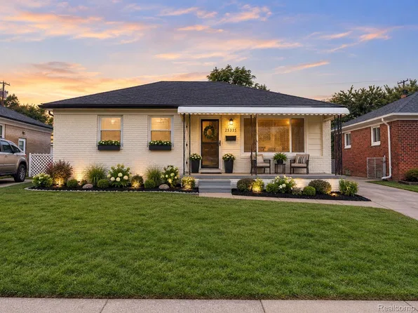 25335 Pattow St, Roseville, MI 48066
