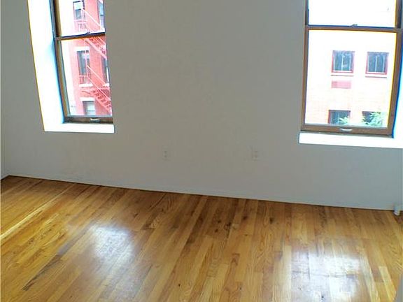 3rd image of 172 Prince St APT 03B