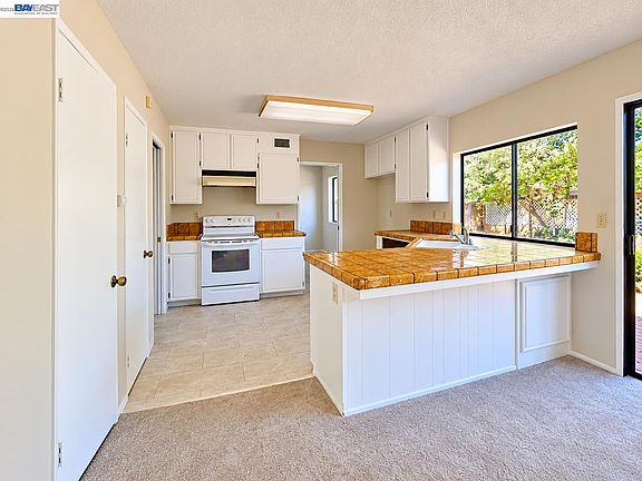3rd image of 2025 Mendocino Dr