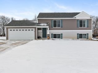 16256 Trent Ridge Dr, Cedar Springs, MI 49319