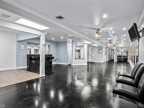 3rd image of 2517 W Beverly Blvd