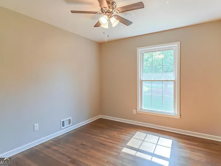 99 Woodvalley Dr — Photo 25