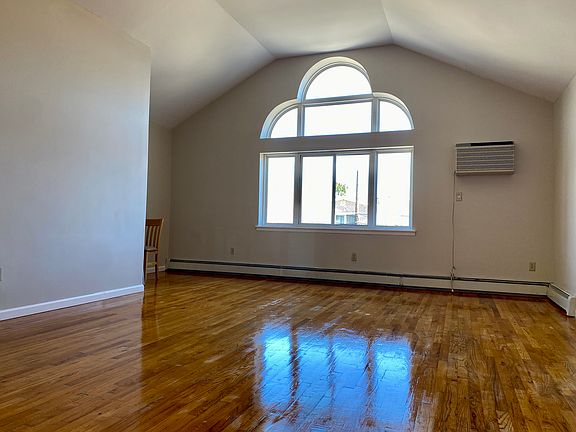 2nd image of 4226 163rd St Floor 2